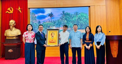 Học Bác để tự soi, tự sửa, nâng cao trách nhiệm phục vụ nhân dân