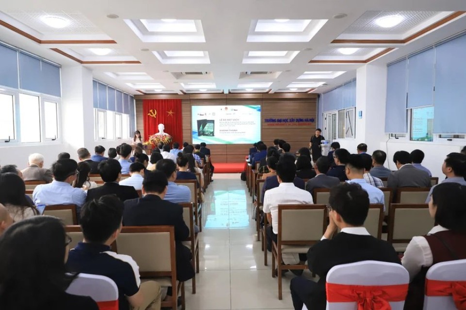 Ra mắt cuốn sách “Hướng dẫn kỹ thuật thiết kế, thi công và vận hành công trình đảm bảo chất lượng không khí trong nhà theo TCVN 13521:2022”