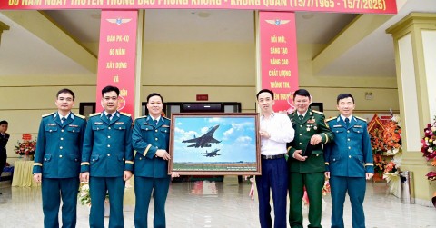 Người 'thổi hồn' vào tranh nghệ thuật xanh