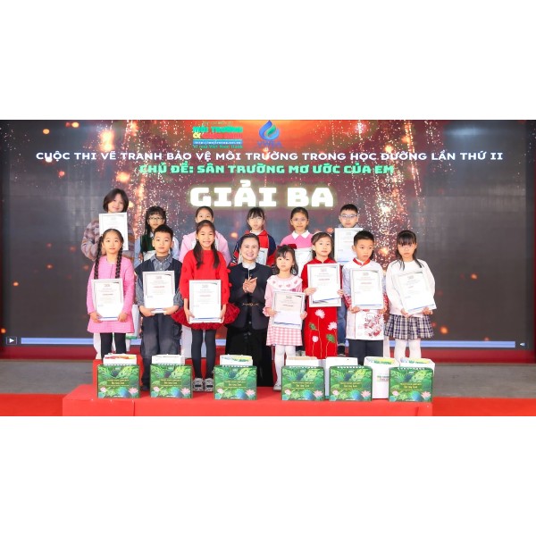 Lan tỏa thông điệp môi trường qua tranh Nano Airpurity kháng khuẩn tại lễ trao giải vẽ tranh “Sân trường mơ ước của em"