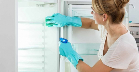 6 sai lầm nguy hiểm khi vệ sinh khiến tủ lạnh nhanh hỏng